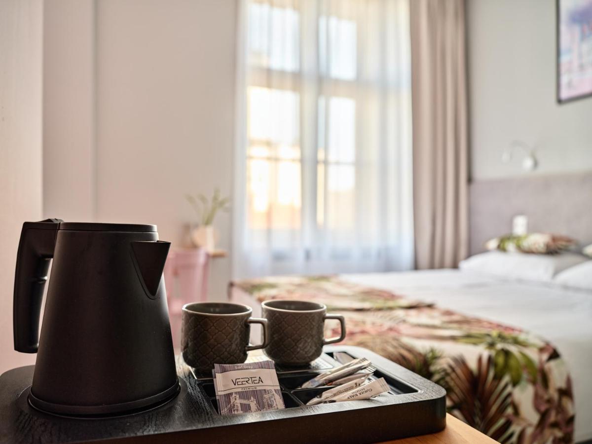 Aparthotel Hola